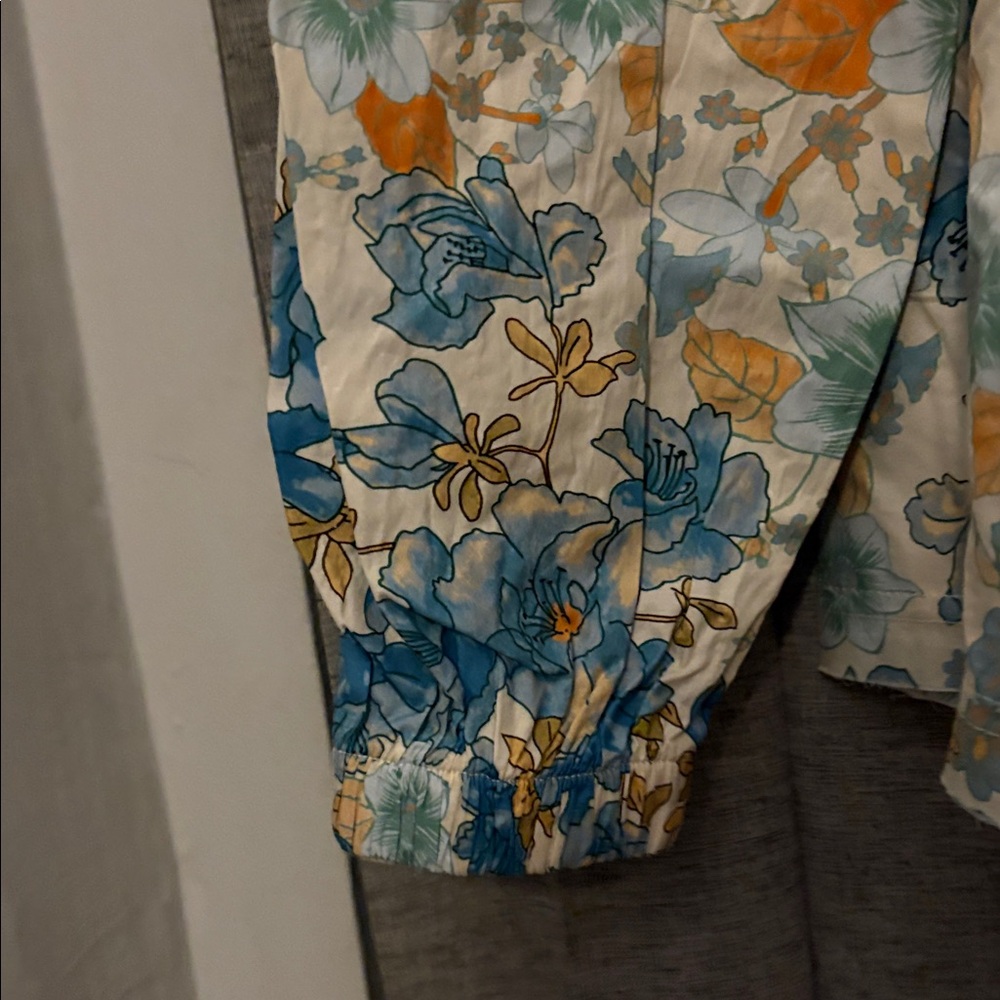 POL Cream and Floral Button-Up with Pearl Accents - Picture 7 of 9